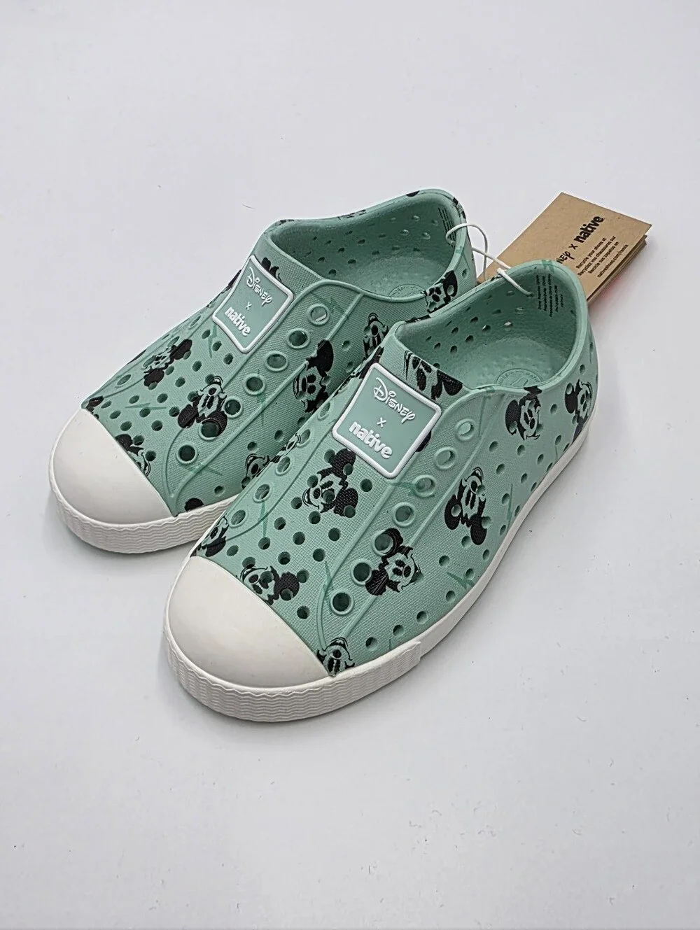 Native x Disney Mickey Mouse shoes size 9